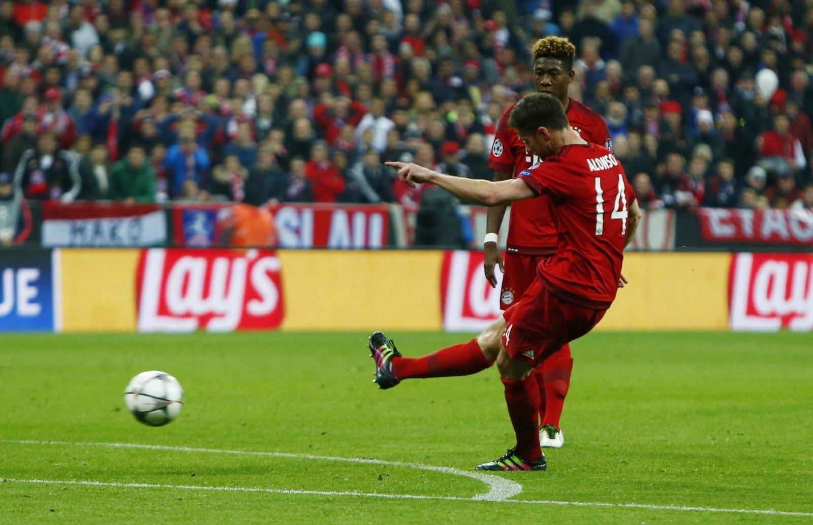 首钢在控球 首钢在控球